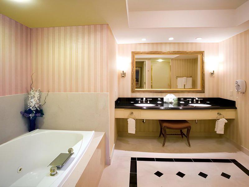 2CF78EA9A9AC51F423E29B0FE5F6BE42