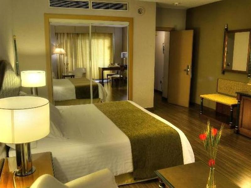 DC57032AED498E91799D8AA53467F926