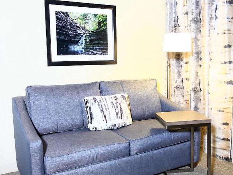 12D2CDFE2FC8C4481ADDB34E1332F8AB