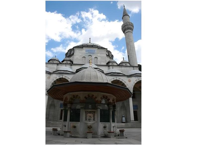 7A6C4DAF46C31F0B64CA003323E5D25F