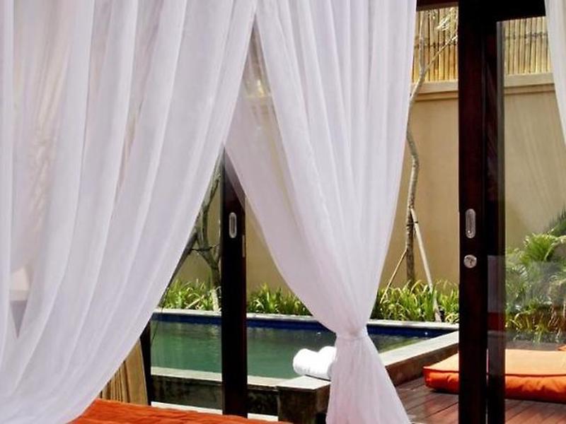 F5553C3BC84153B8573A6D39A57F3657