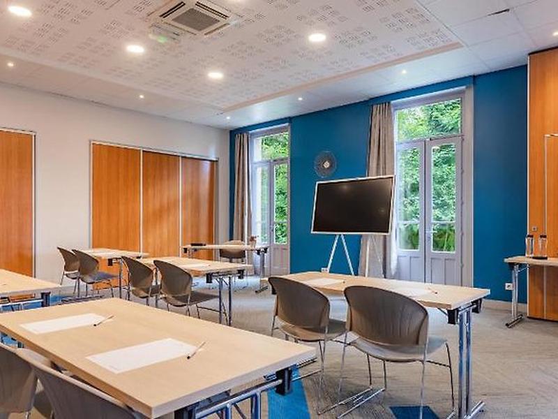 8E9B22429B4BBBDA8827C573201618A2