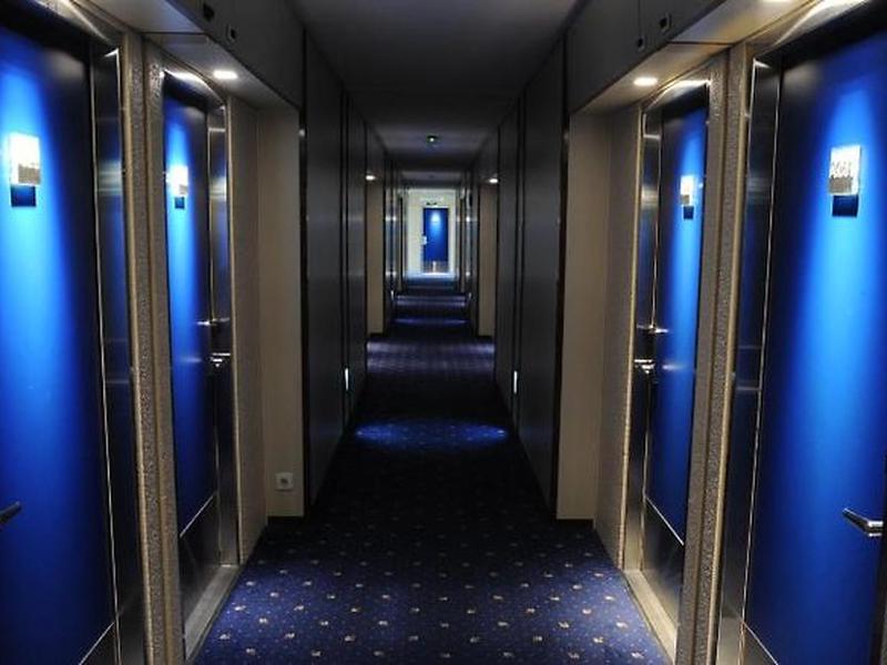 01E3B15DFECB93E7F07AB73F5A8B0A3C