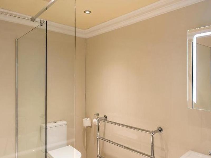 CB00E29A88EE68E4E0EB24F1B1FB88CC