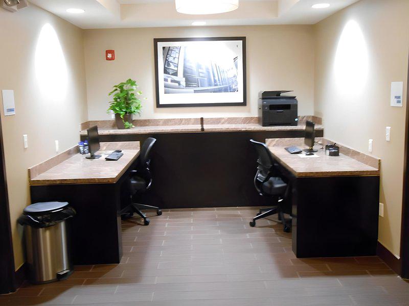 E33EC7482F3BADACD868004D50DC55DF