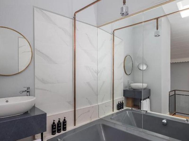 AB49525549FB17710898D8C132EE051A