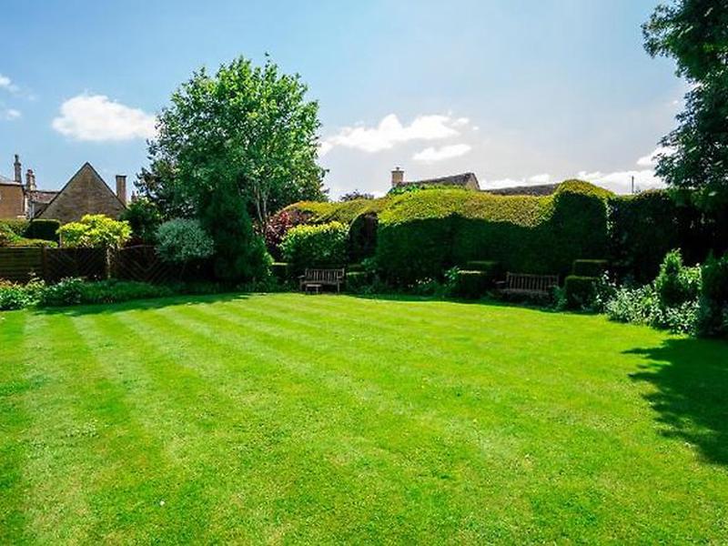 FE67AB33CE511CFD57BC672AAF8D0805