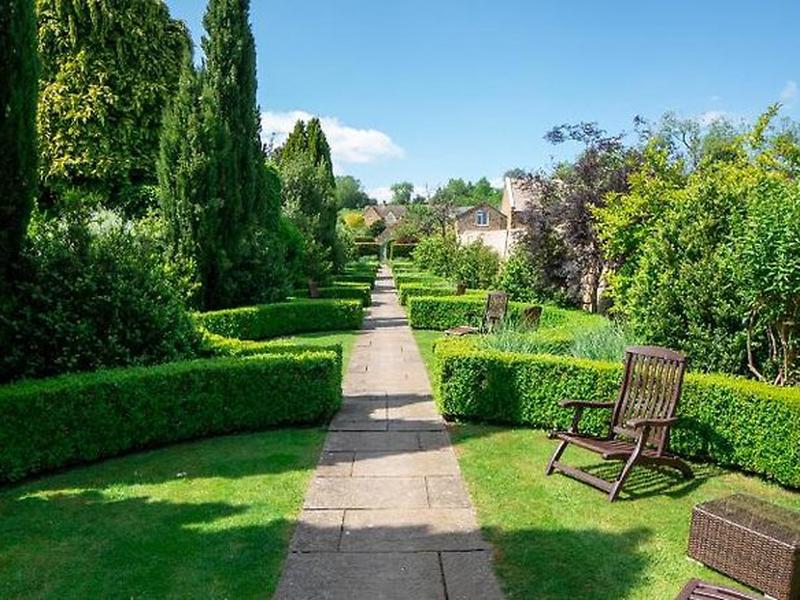 7F4DD2DE6E6990D04211B0425C24E066