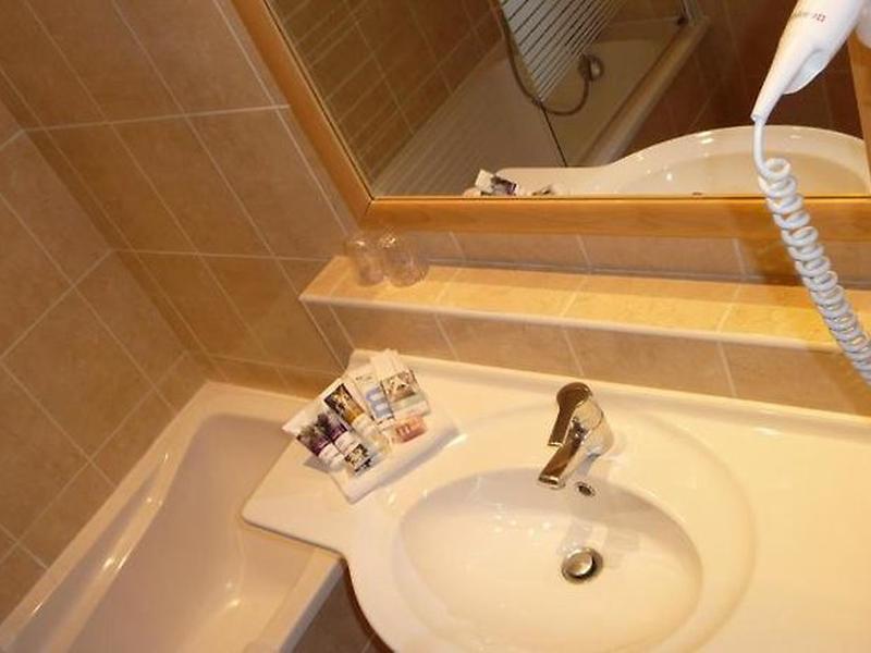 58BDD21B76552BCC04E74F8FEEC3FDF0