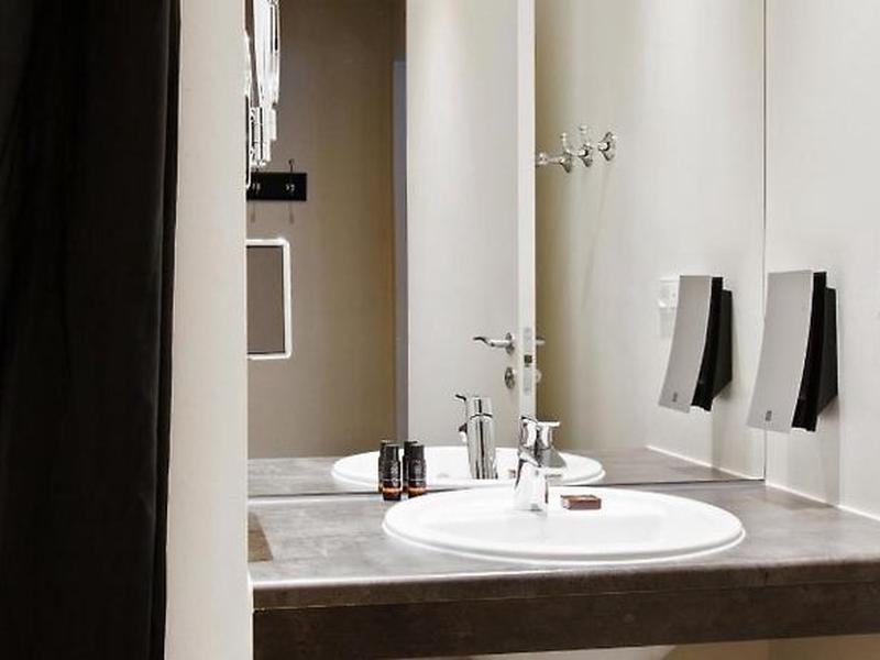 23E7F1808945F0DAABE8633F378AC520