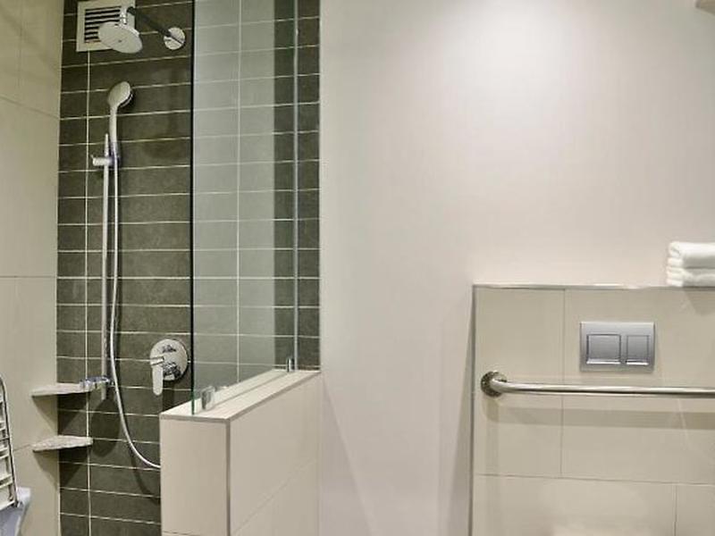 823DF3F931D27F0370DA822A92B11DFB