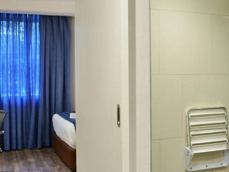 EB6D75E75896C6A489C43451ADF09559