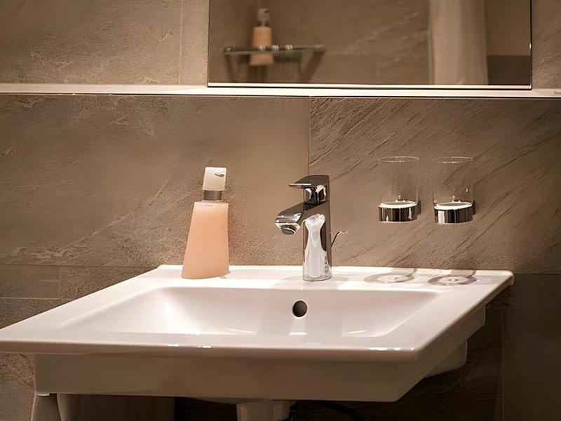 CE9AC59873836BCBD3F3F8DE908E14BA