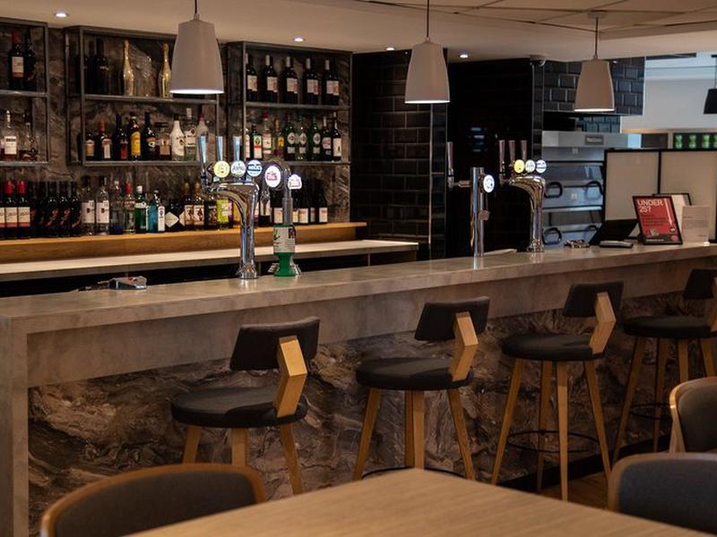 A33C5DE8AF6A45074AA511909AB62712