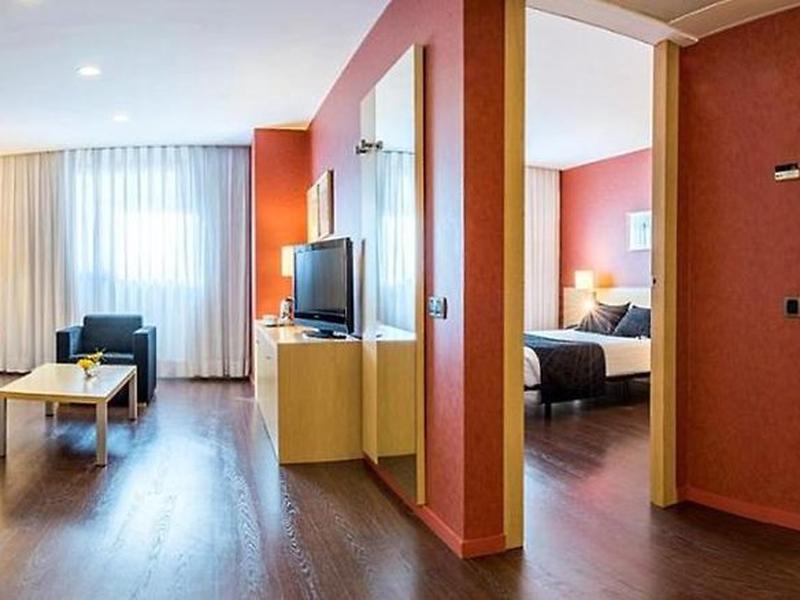 4EFFEBA3248E2DB742FA9FE6077FB26E