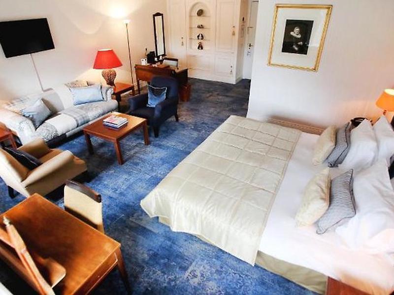 D5EDB296A341B18ABB34F210E930D667