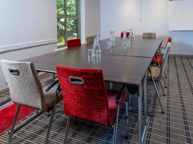 3C320E6684795F3D982D54B579D66F87