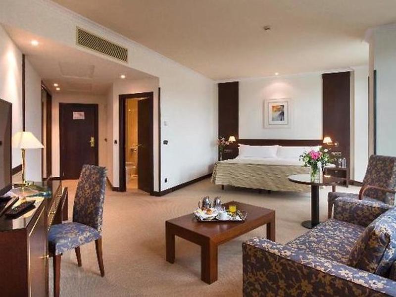 EAE62CE7826B7ECD0A322F31C4463630