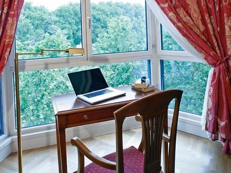 AA2F5AA757BFE87C5DF2798C677D2C7C