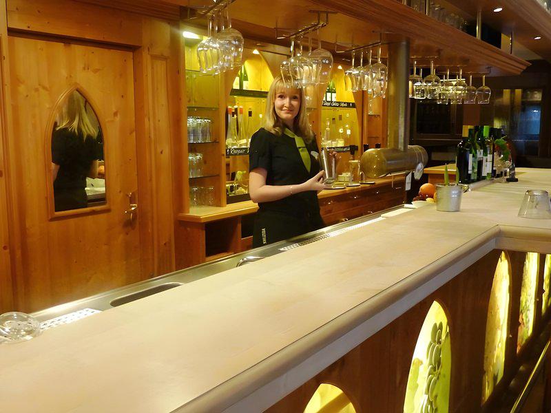 8A996FCDBB186A13F05A66F5C44E2979