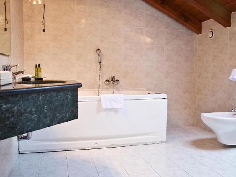 F9375DECA19F9853396EA7AFFAC9A4C3