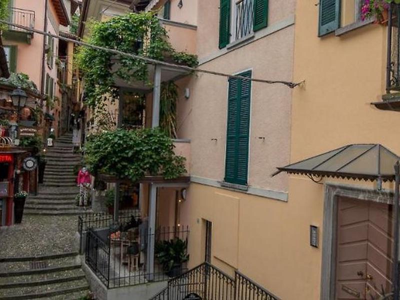 3F05A34DEB4893A2A5AA9C399D18DCB0