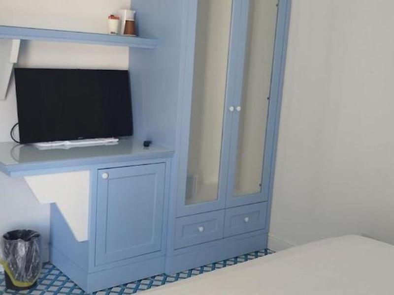 24F6838DDB0D44C4E9DD40325EE5B0EE