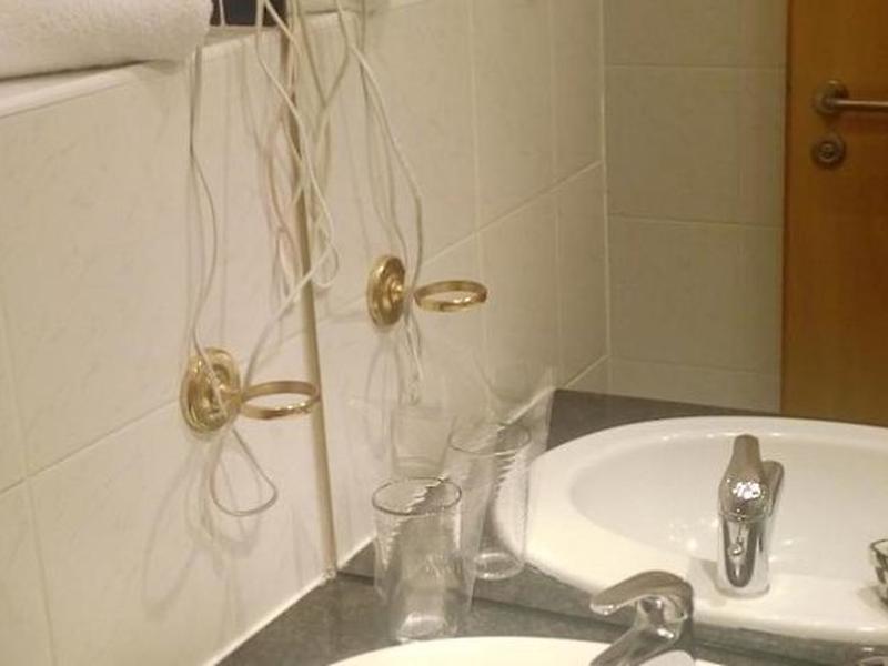 F8721C85903107A3164BA0BD1F4872C9