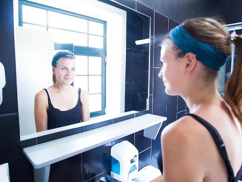 760629DF79F6B844AE653D7F60B6DE19