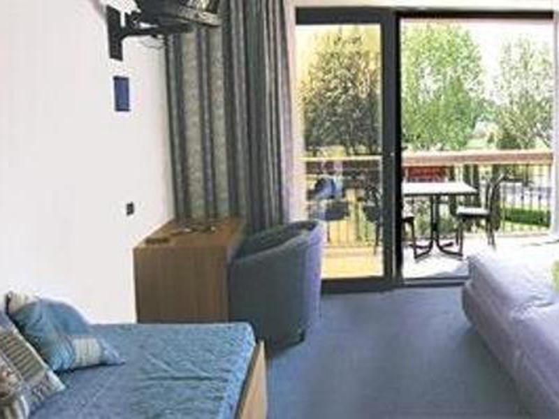 C60696A6D0F1EE2E340EADE18B47F950