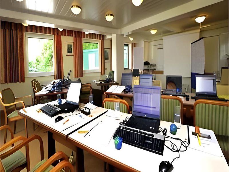 34A316E84FEA8E39CA2F63F5C62572C4