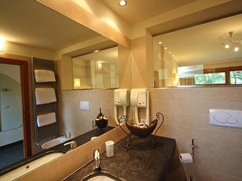 D24C7F212F5B50E0CC8C51C436F27CE8