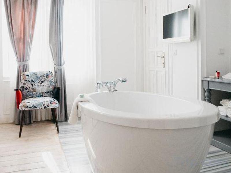 5B8F068D487A76E3BD89C76AB00670FC