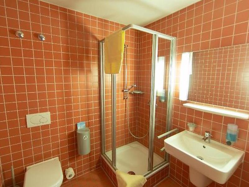 40DA8E609F84EDEAF5BFD5F1DBBEA13B