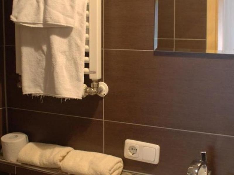 FF57D745B64697E4BECE2207CE395A1E