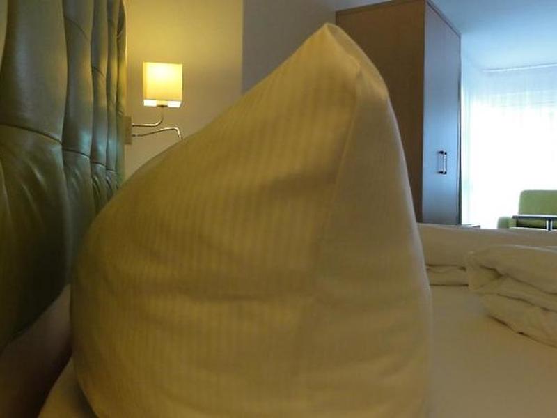 99B7AC4E2B31D80DDC82278075ED007A