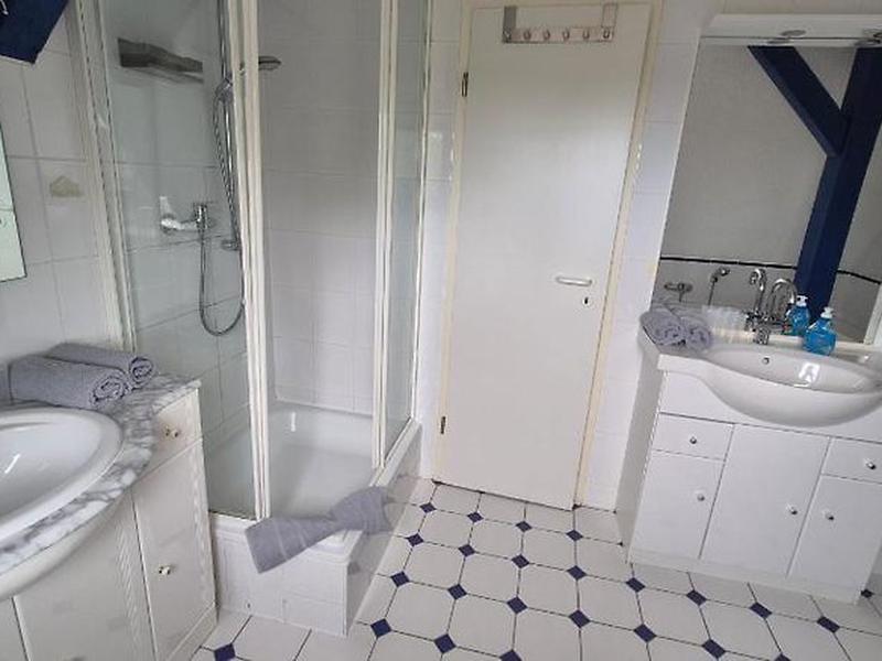 D2AD57CDAA0B186BFE1F1C2E09AD5049