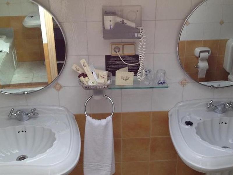 B1384F20B5B934610823849EB1C98727