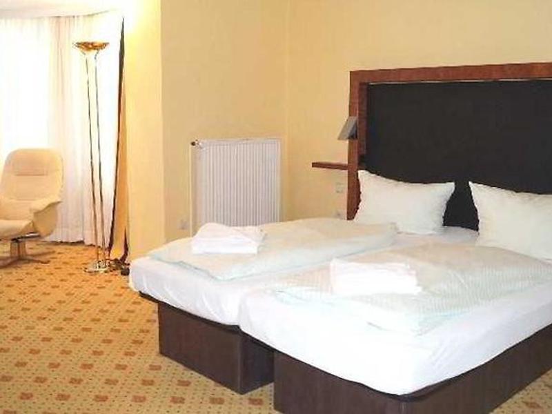 E6CAB55C78BA1E3A7A3C96265119D116