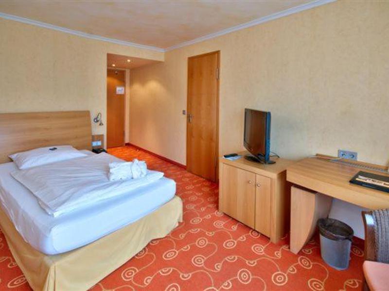 2C9A80CD917485DB2EE737A3F96F645B