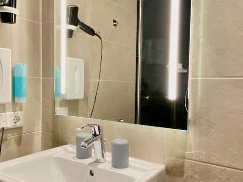 D435CEA9C35D2FE1C8C49AEE5B00E4C1