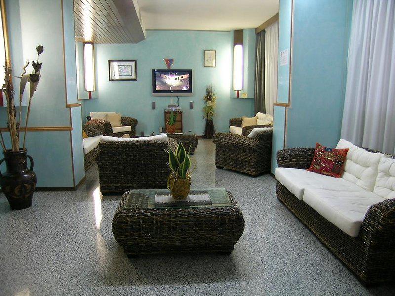 6DC757778E9D718C2475C72E22218BB8