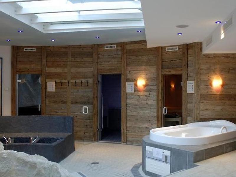 4C369A9A9B71D903F6929AE6A5BD126D