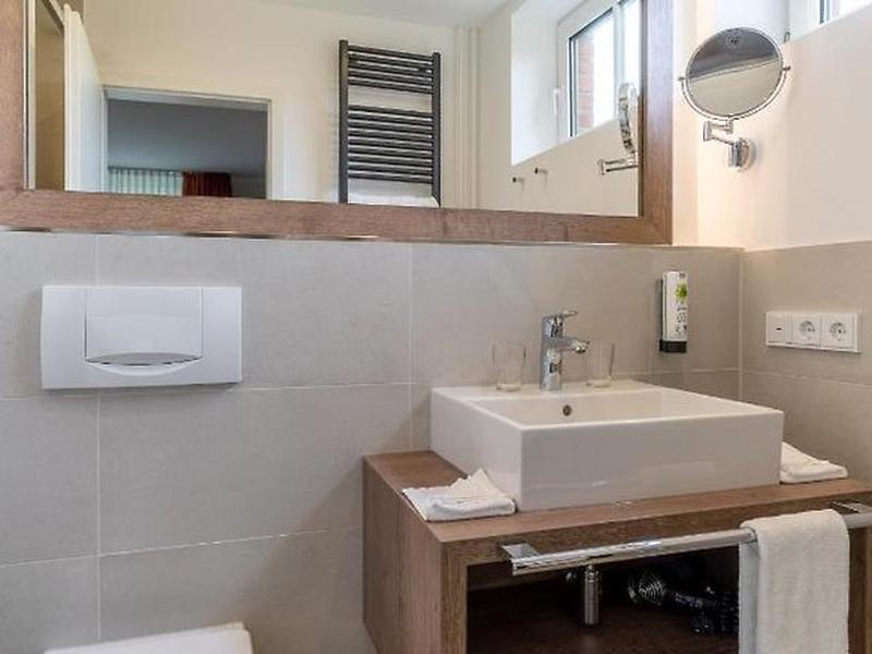 E130E6E8988EB7B6B322AFF927DD55D3