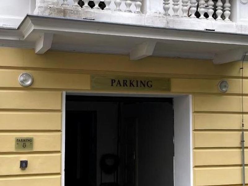 495D6AAB77A25E53D8B58DB98C2462D3