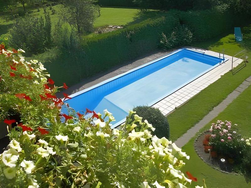 78FFF4DA82998BA4F0BBC4146954E5BB