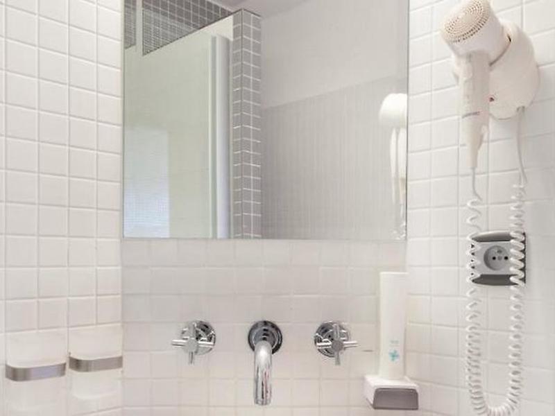 EF15348D72A4B361539EB72586D6EE32