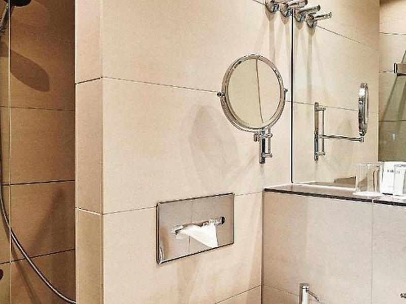 8798205FB924DD14DBD3E989DD1168B5