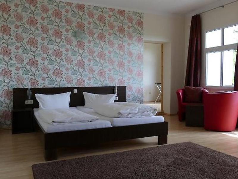 B0CF233EF7B2439186ED256DF21E02AB