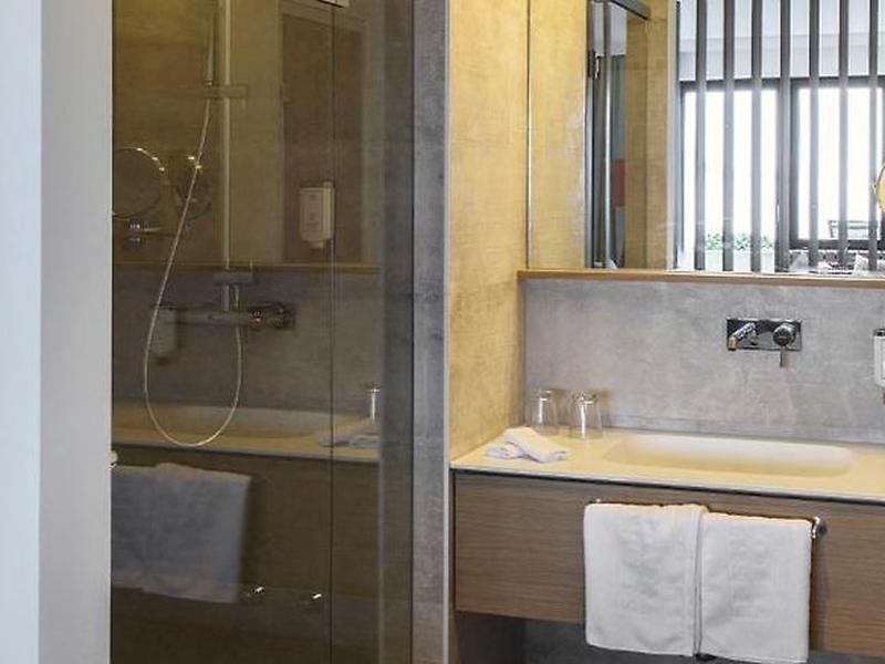 DE1EEF8B4D44464F9BBA9B640B080899